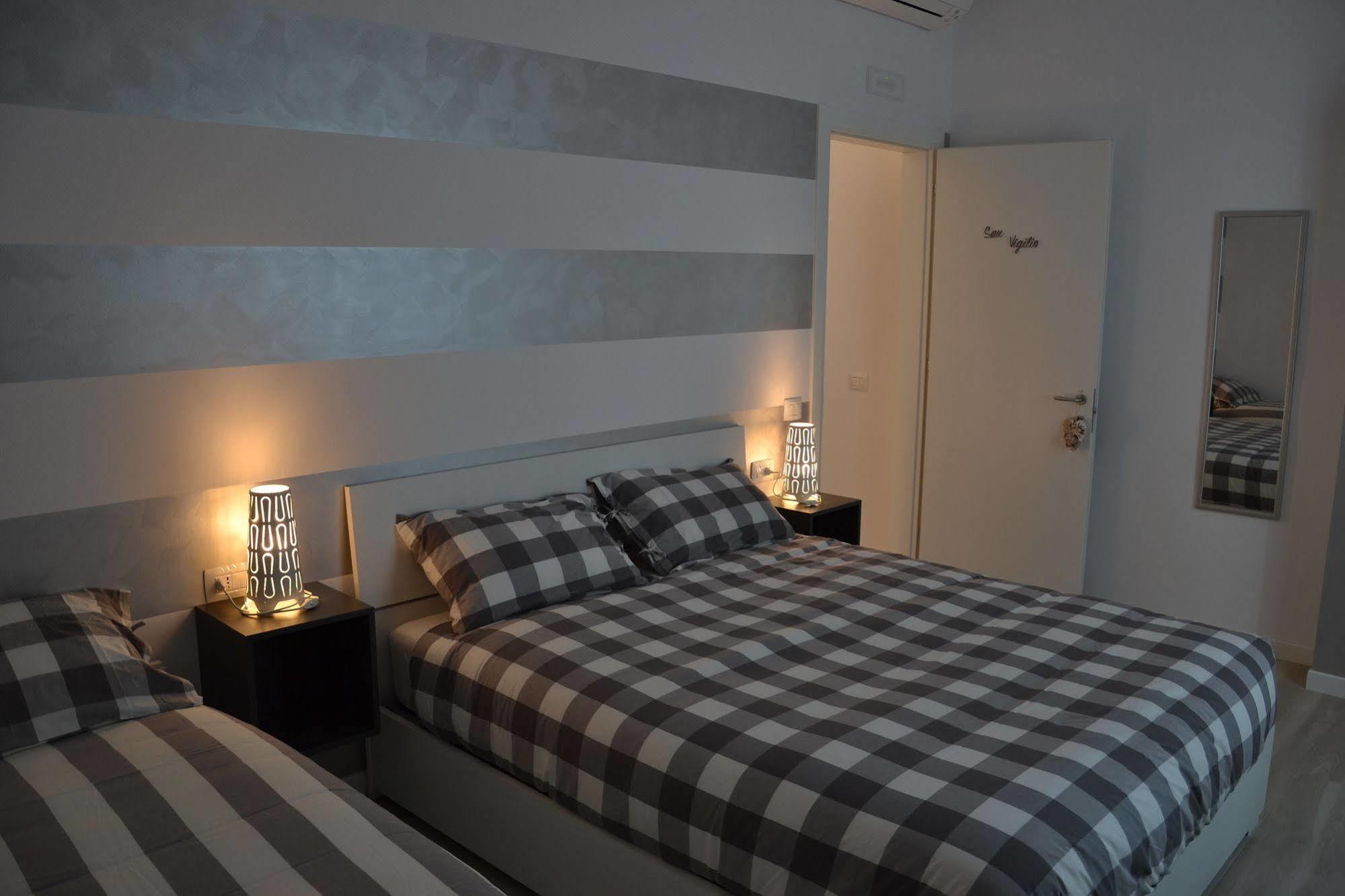 In Centro Charme Bed & Breakfast Bergamo Luaran gambar